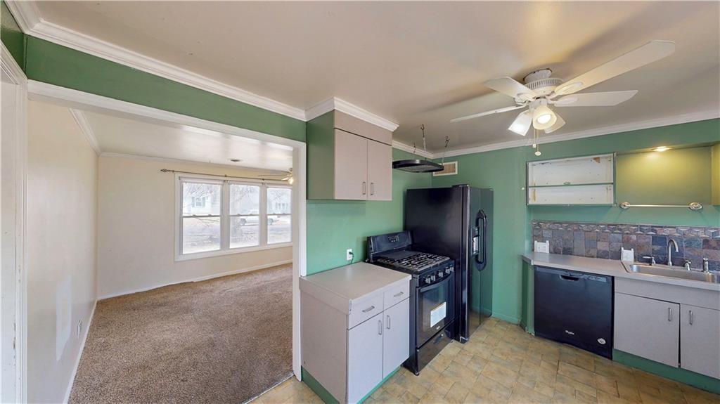 7712 Robinson Street