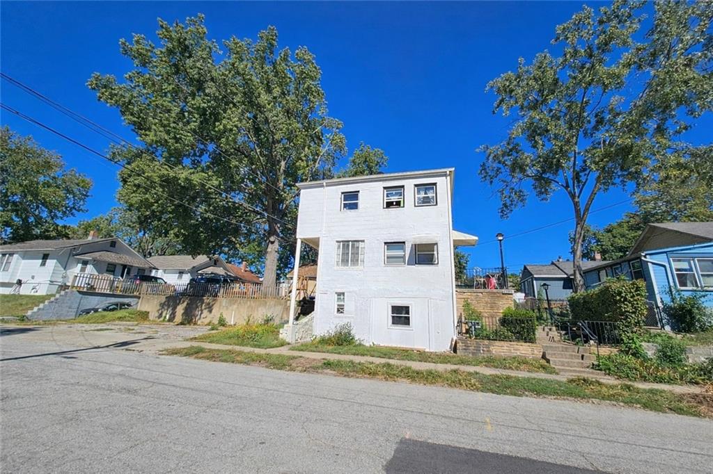 1206-1208 W White Oak Street