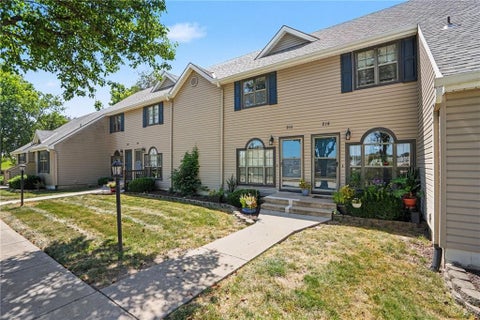 Photo of 214 Stonebridge Lane, Smithville, MO 64089 (MLS # 2640892)