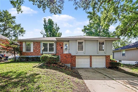 Photo of 11047 Spring Valley Road, Kansas City, MO 64134 (MLS # 2626175)
