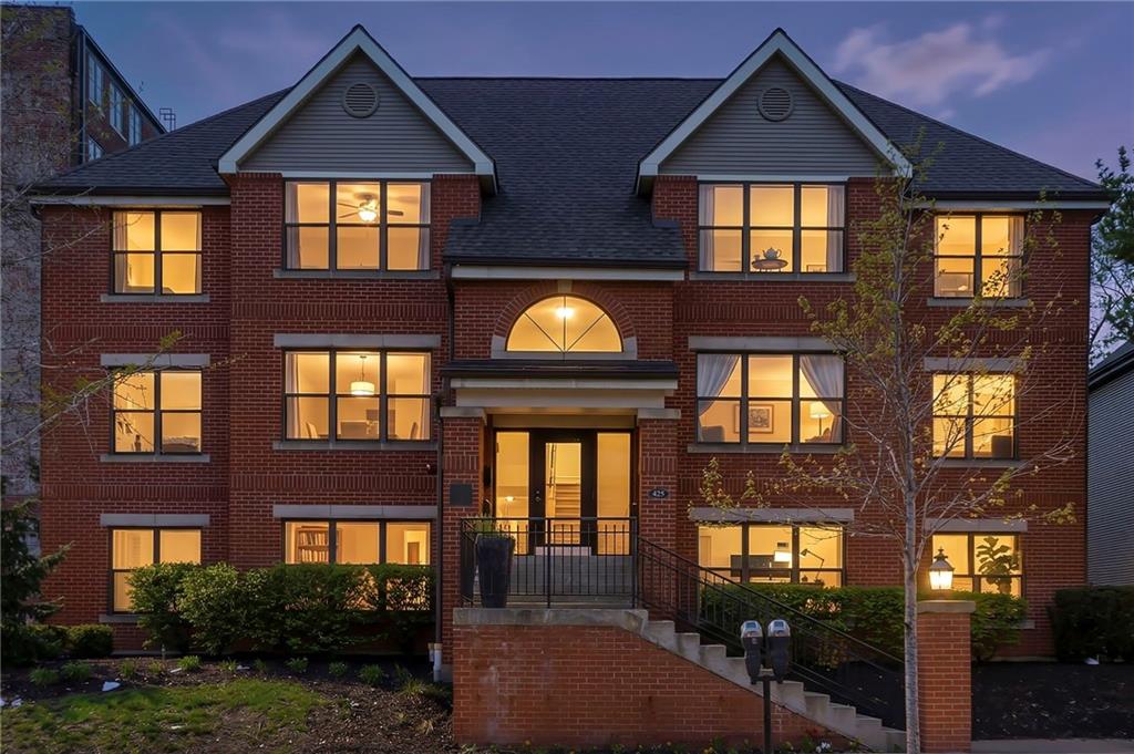 425 W 9th Street 103