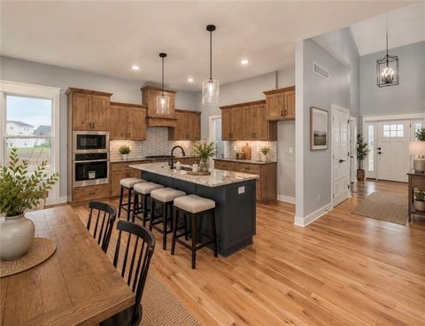 Photo of 6004 Apache Drive, Shawnee, KS 66226 (MLS # 2629213)
