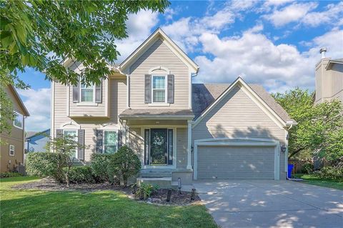 Photo of 15234 S Albervan Street, Olathe, KS 66062 (MLS # 2583217)