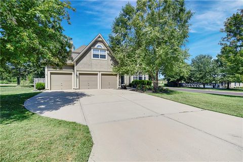 Photo of 19480 W 207TH Terrace, Spring Hill, KS 66083 (MLS # 2616122)