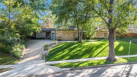 225 W 53rd Terrace Kansas City MO 64112