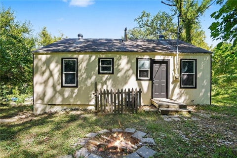 Photo of 5129 Freeman Avenue, Kansas City, KS 66102 (MLS # 2641144)