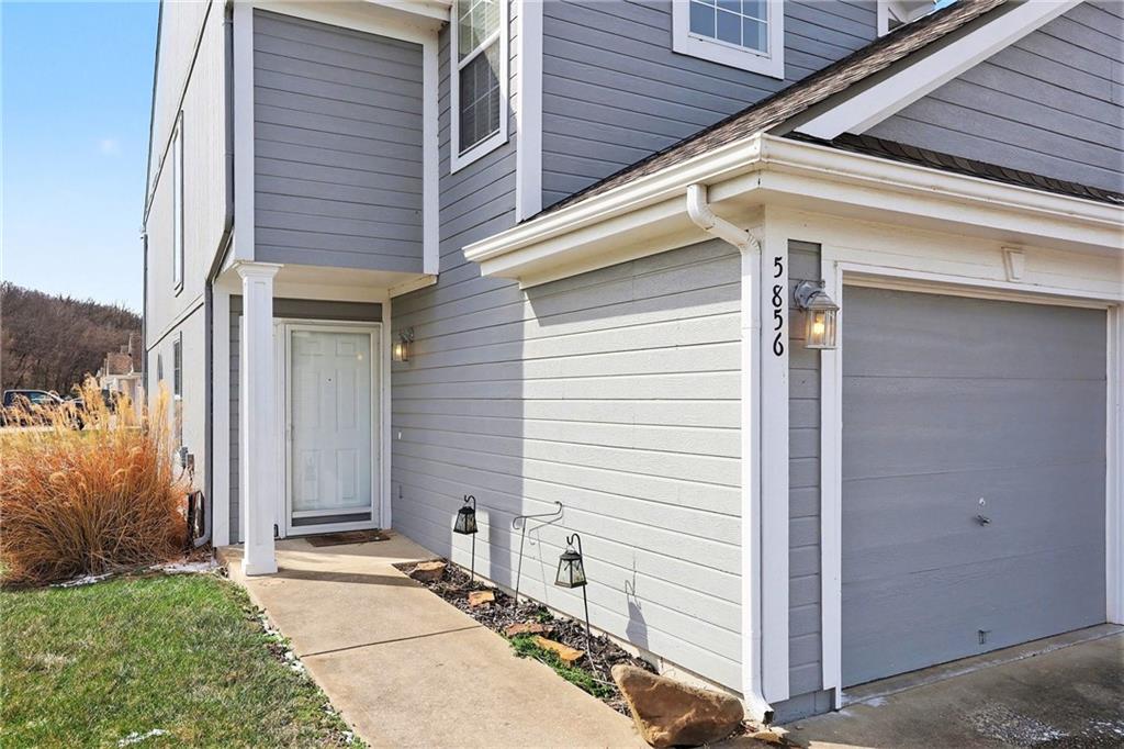 5856 NW Plantation Lane