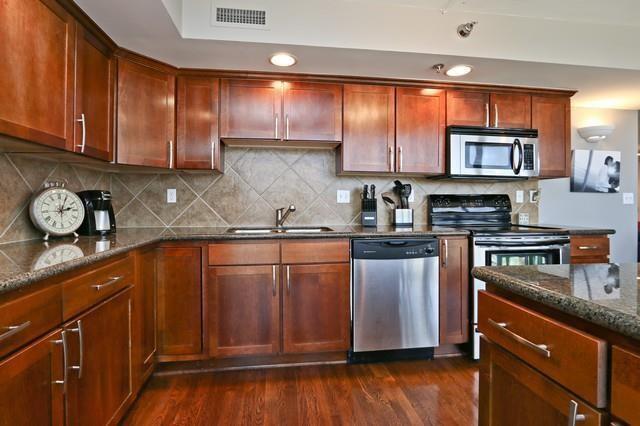 600 E ADMIRAL Boulevard 1104