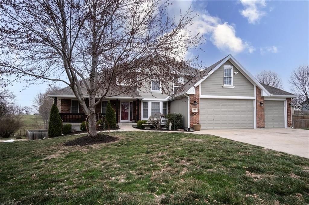 Photo of 11319 N Holly Street, Kansas City, MO 64155 (MLS # 2608235)