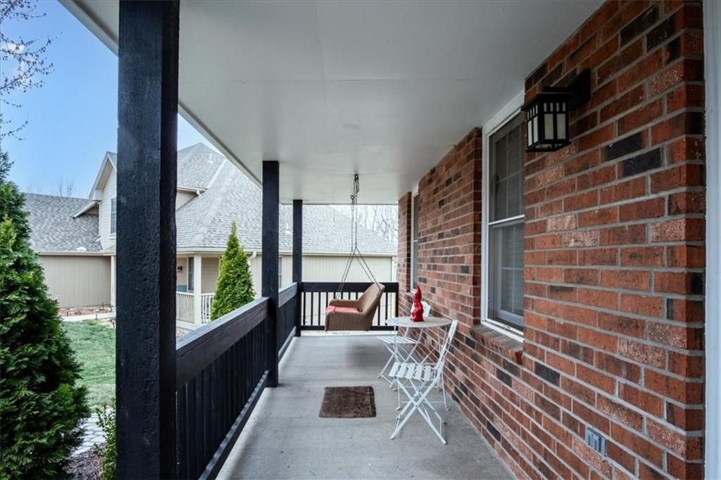 Photo of 11319 N Holly Street, Kansas City, MO 64155 (MLS # 2608235)