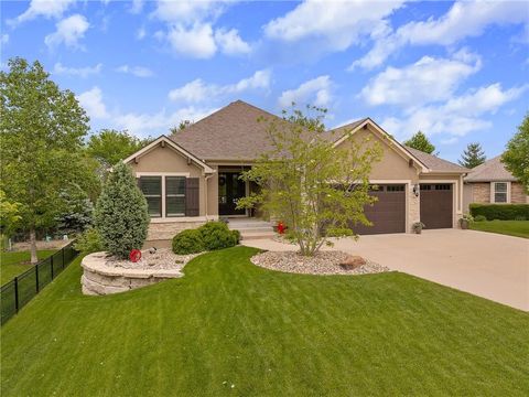 Photo of 21544 W 176 Terrace, Olathe, KS 66062 (MLS # 2617400)