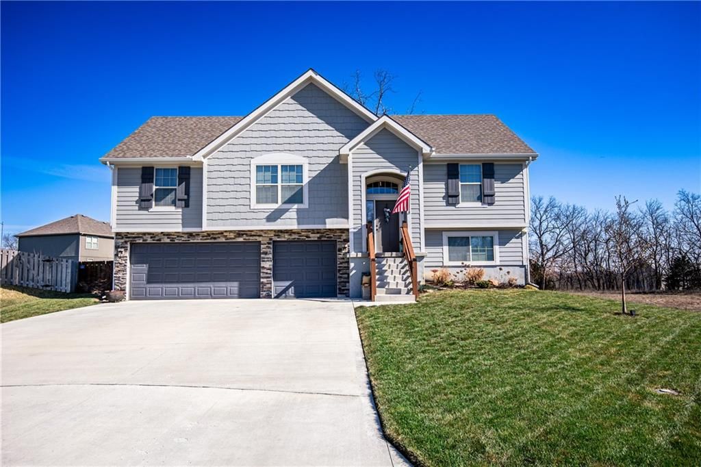 Photo of 19934 W 221st Street, Spring Hill, KS 66083 (MLS # 2608360)