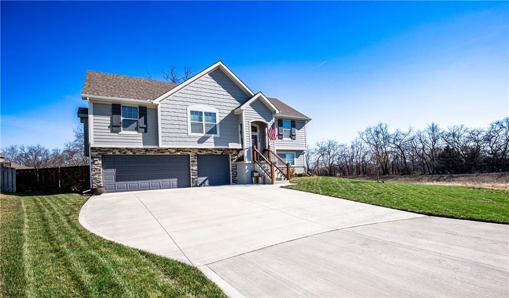 Photo of 19934 W 221st Street, Spring Hill, KS 66083 (MLS # 2608360)