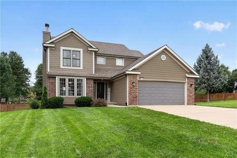 Photo of 11008 N Farley Avenue, Kansas City, MO 64157 (MLS # 2638225)