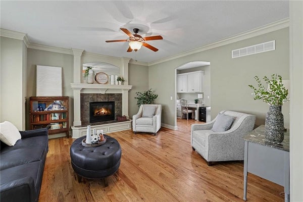 15917 BALLENTINE ST, OVERLAND PARK, KS 66221 - Image 85f5c5cf0255f04c8c37f2afb5cc3a56/252013973
