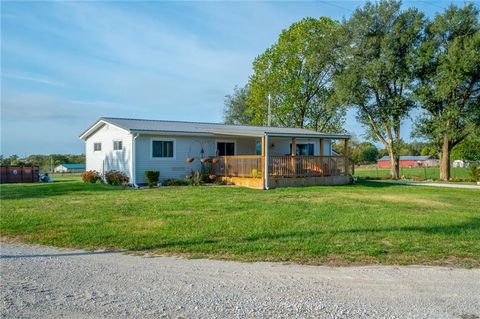 Photo of 506 NW Church Street, Trenton, MO 64683 (MLS # 2581675)
