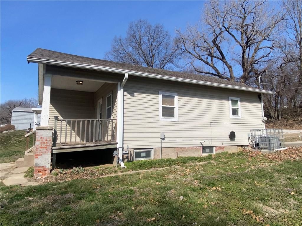 Photo of 2301 Atchison Street, St Joseph, MO 64503 (MLS # 2608366)