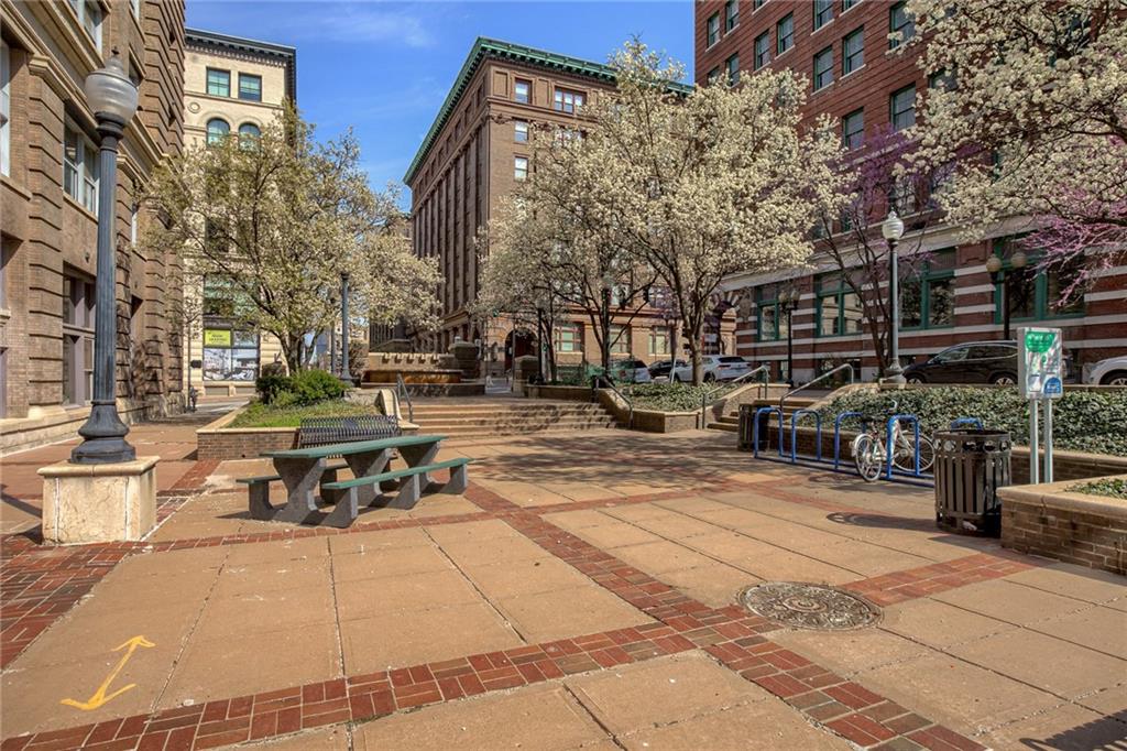 712 Broadway Boulevard 406