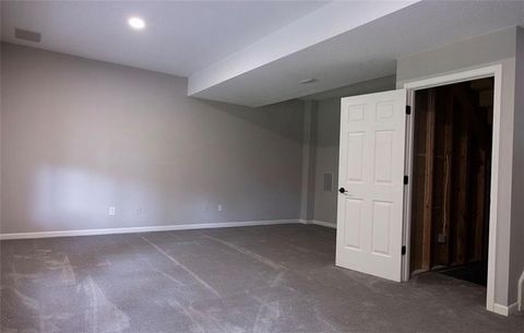 Tiny photo for 1122 Blue Bird Lane, Liberty, MO 64068 (MLS # 2623353)