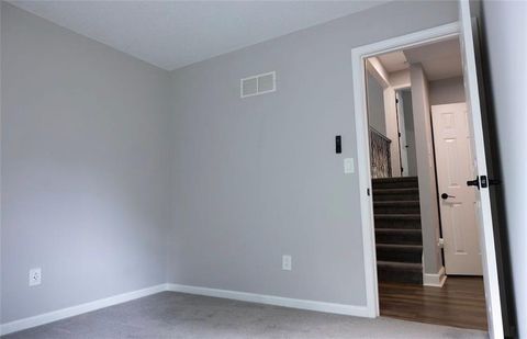 Tiny photo for 1122 Blue Bird Lane, Liberty, MO 64068 (MLS # 2623353)