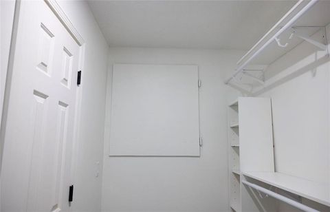 Tiny photo for 1122 Blue Bird Lane, Liberty, MO 64068 (MLS # 2623353)