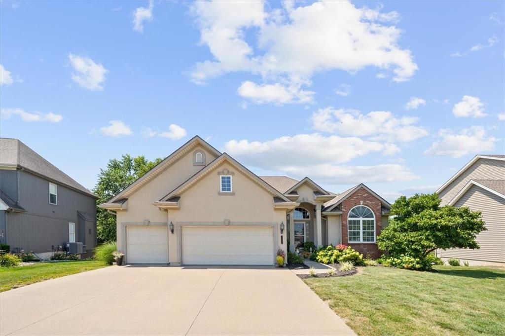 Photo of 13060 Woodridge Street, Platte City, MO 64079 (MLS # 2592175)