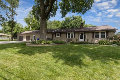 Photo of 7327 Hardy Street, Overland Park, KS 66204 (MLS # 2628118)