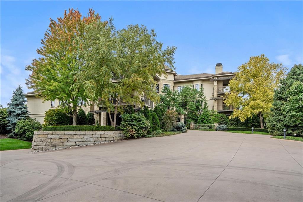 4801 W 133rd Street 301