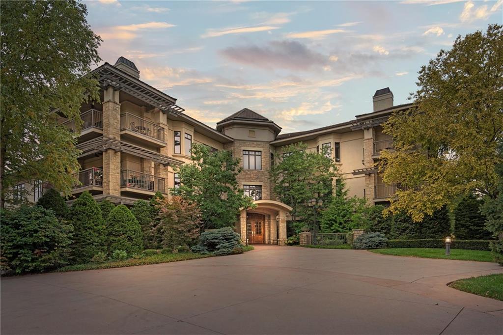 4801 W 133rd Street 301