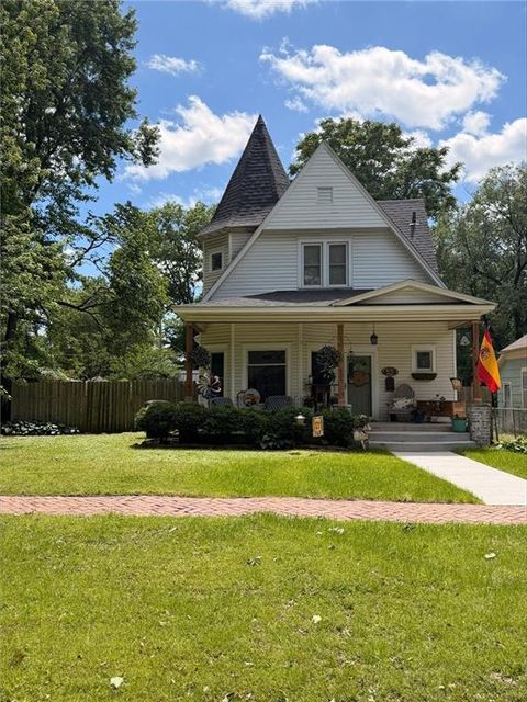 Photo of 605 W Kansas Street, Pittsburg, KS 66762 (MLS # 2619014)