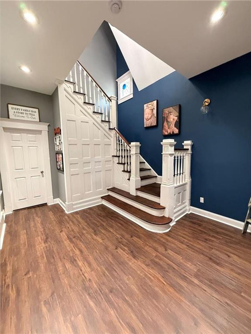 Photo of 605 W Kansas Street, Pittsburg, KS 66762 (MLS # 2619014)
