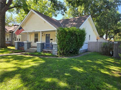 Photo of 430 Walnut Avenue, Osawatomie, KS 66064 (MLS # 2631858)