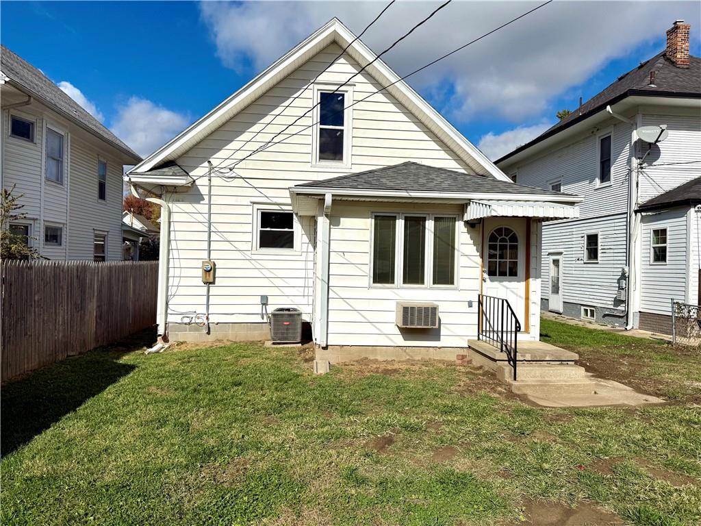 St Joseph, Missouri 64507, United States, 2 Bedrooms Bedrooms, ,1 BathroomBathrooms,Residential,Pending,35627