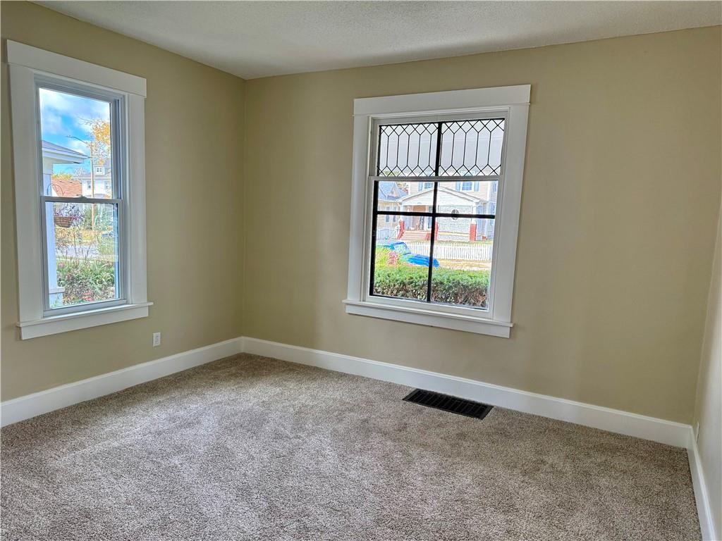 St Joseph, Missouri 64507, United States, 2 Bedrooms Bedrooms, ,1 BathroomBathrooms,Residential,Pending,35627