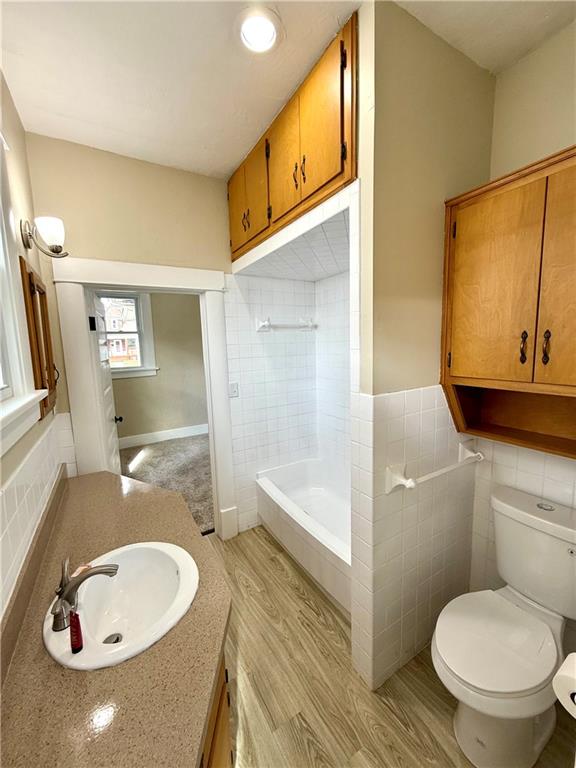 St Joseph, Missouri 64507, United States, 2 Bedrooms Bedrooms, ,1 BathroomBathrooms,Residential,Pending,35627