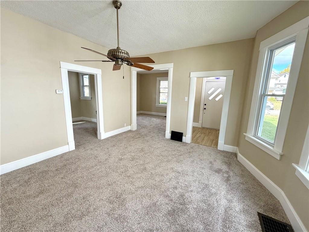 St Joseph, Missouri 64507, United States, 2 Bedrooms Bedrooms, ,1 BathroomBathrooms,Residential,Pending,35627