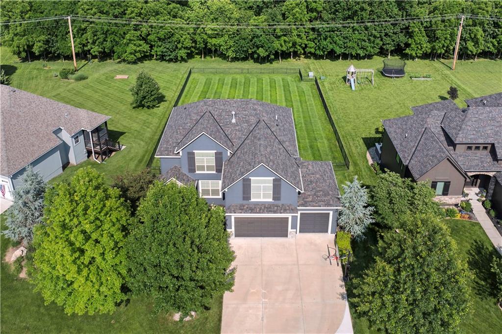 4529 LAKECREST Drive