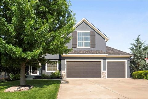 4529 LAKECREST Drive Shawnee KS 66218