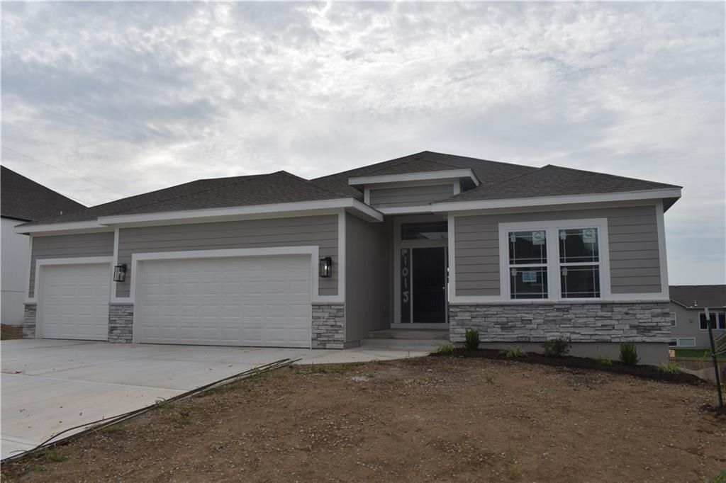 Photo of 1015 Poplar Lane, Liberty, MO 64068 (MLS # 2581659)