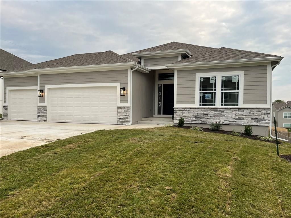 Photo of 1015 Poplar Lane, Liberty, MO 64068 (MLS # 2581659)