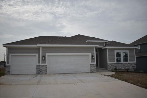 Photo of 1015 Poplar Lane, Liberty, MO 64068 (MLS # 2581659)