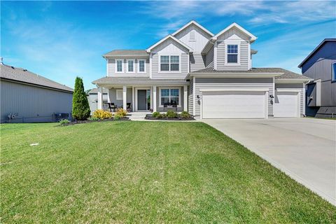 Photo of 18918 Ocheltree Street, Spring Hill, KS 66083 (MLS # 2616102)