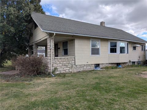 415 E Mill Street, Osawatomie, KS 66064 - MLS#: 2586982