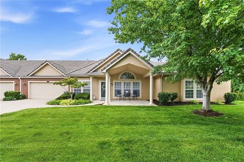 Photo of 5426 W 145th Street, Leawood, KS 66224 (MLS # 2618840)
