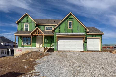 22076 W 99th Terrace Lenexa KS 66220