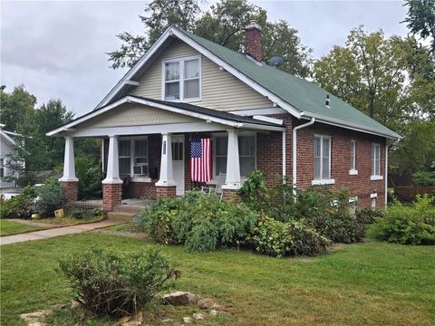 Photo of 911 E Peoria Street, Paola, KS 66071 (MLS # 2581766)
