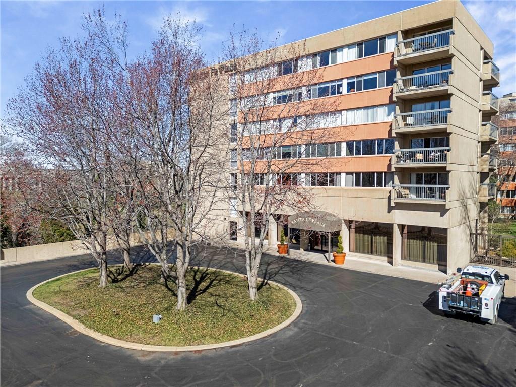 2525 Main Street 205