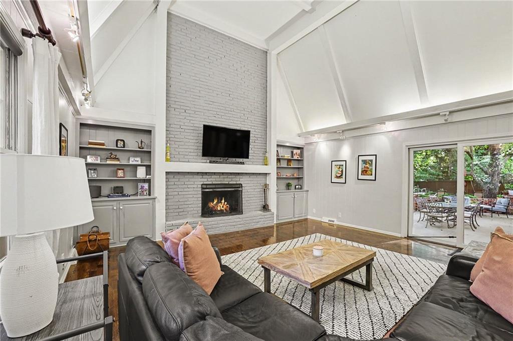 3518 W 100th Terrace