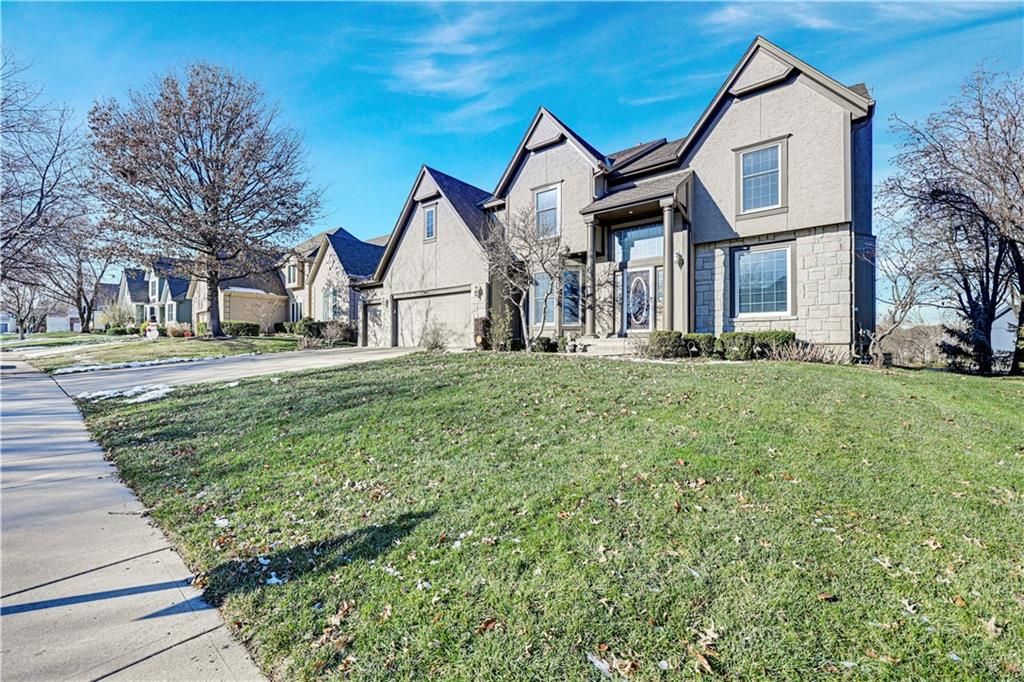 Photo of 19618 W 99th Street, Lenexa, KS 66220 (MLS # 2598978)