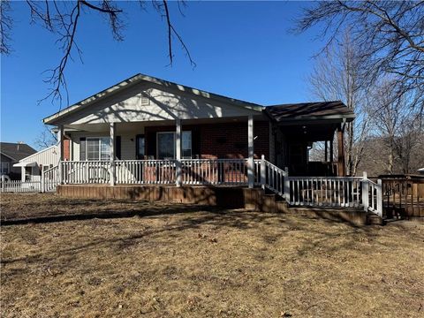 1492 SW Hook Road Lee's Summit MO 64082